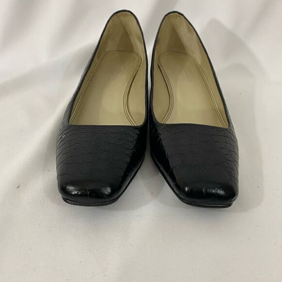 Talbots Black Pumps - Picture 2 of 9